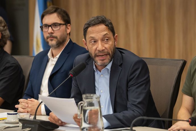 16 de março de 2026, Buenos Aires, Província de Buenos Aires, Argentina: O deputado Maximiliano Ferraro (Coalizão Cívica), presidente da comissão de inquérito que investiga o caso Libra envolvendo o presidente Javier Milei, fala durante uma coletiva de im