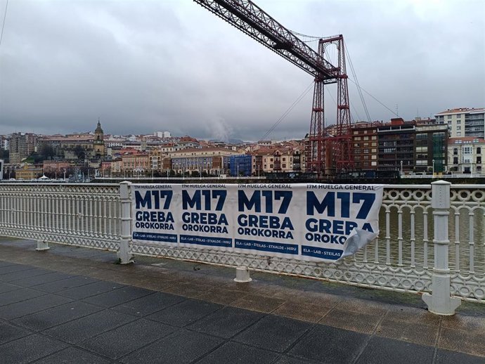 Carteles de la huelga de este martes