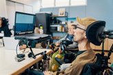 Foto: Una neuroprótesis experimental permite a personas con parálisis escribir con su mente como si usaran un teclado