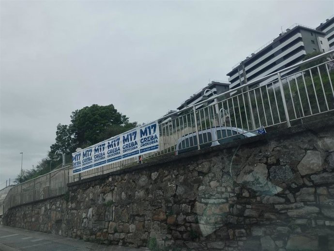 Carteles  con motivo de la huelga general del 17 de marzo en Euskadi