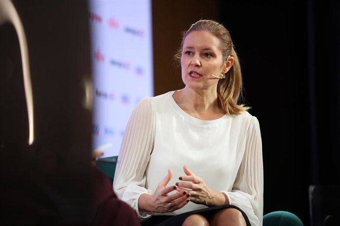 Archivo - La consejera de Familia, Juventud y Asuntos Sociales de la Comunidad de Madrid, Ana Dávila-Ponce de León, durante un Desayuno Madrid, en el Meeting Place, a 18 de noviembre de 2025, en Madrid (España). El encuentro ha sido organizado por Europa 