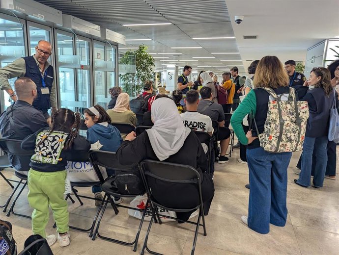 Archivo - Llegada de refugiados procedentes del Líbano. 