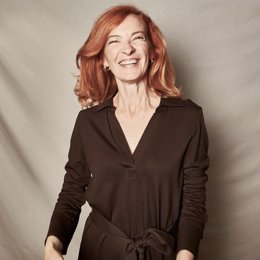 La escritora Begoña Oro, autora zaragozana de Amigas 100 %