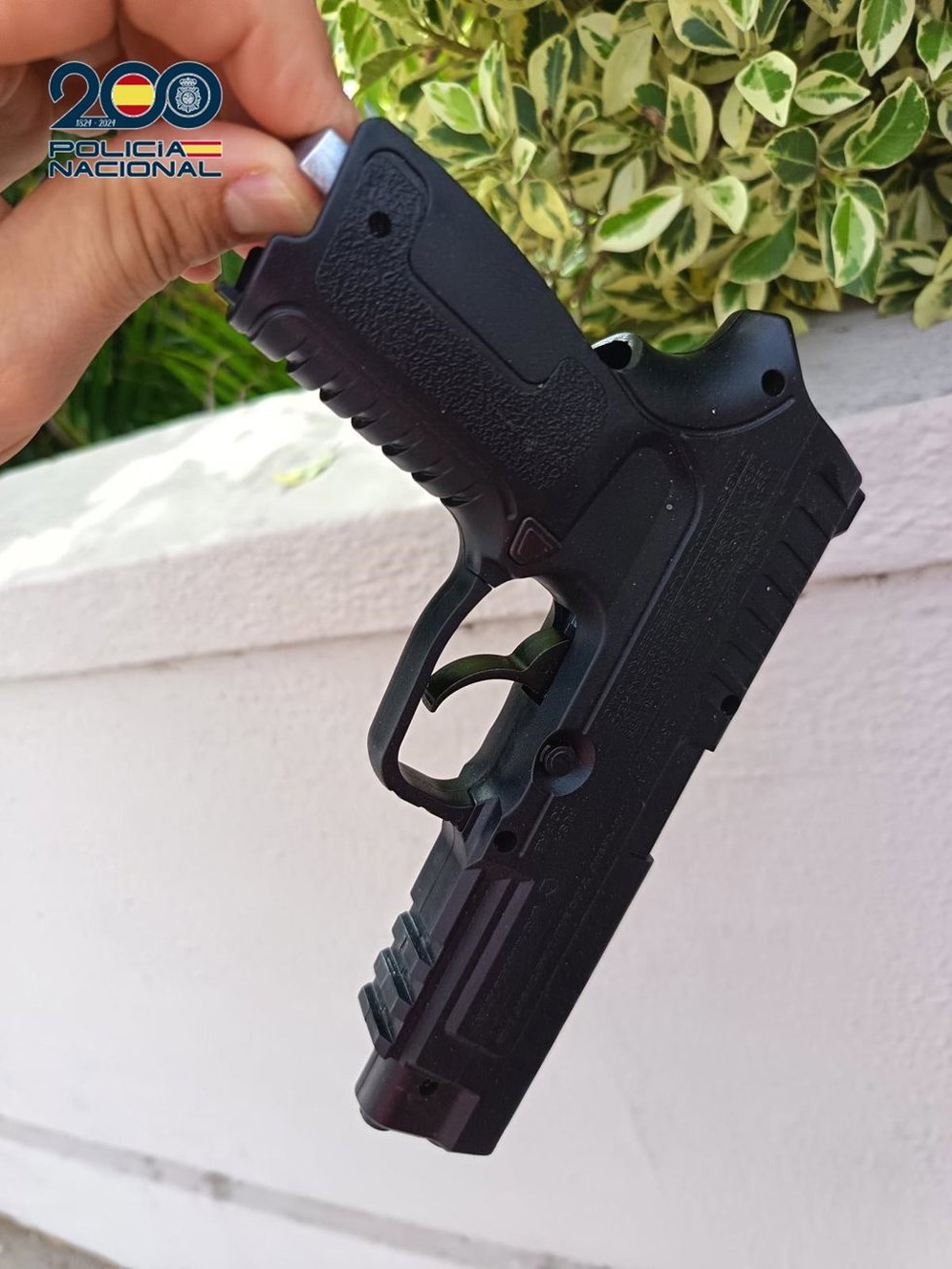 Arma intervenida a dos personas que asaltaron a una pareja de turistas en el sur de Tenerife