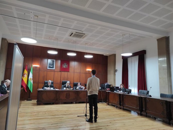 El acusado prestando declaración durante el juicio