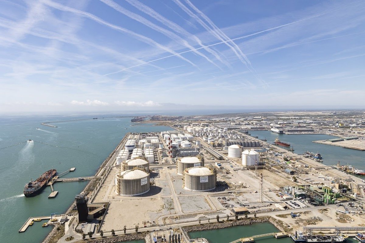 El tráfico de mercancías en el Puerto de Barcelona crece un 10,5% por los líquidos a granel