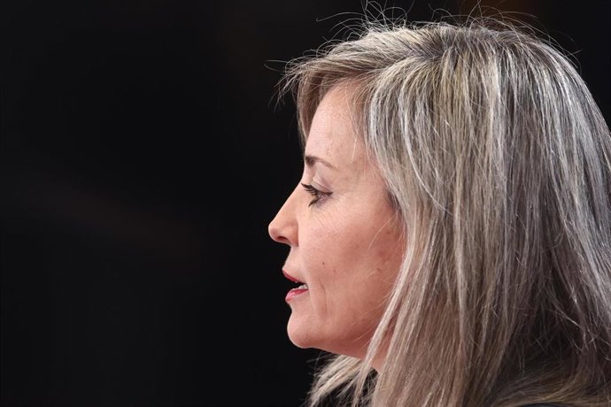 La portavoz de Sumar en el Congreso, Verónica Martínez, durante una rueda de prensa en el Congreso de los Diputados, a 17 de marzo de 2026, en Madrid (España).