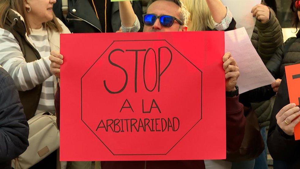 CSIF y STAS se concentran en defensa de "una resolución justa" del proceso selec