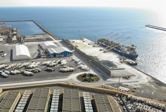 Archivo - Muelle de Pechina del Puerto de Almería.