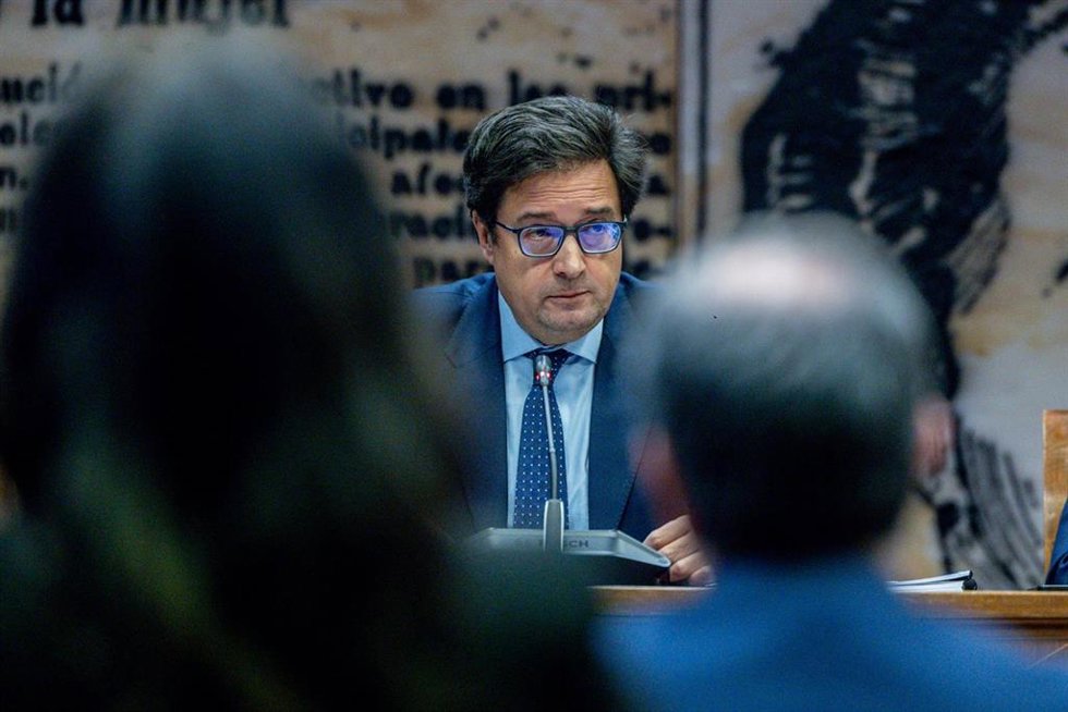 Archivo - El ministro para la Transformación Digital y de la Función Pública, Óscar López Águeda, comparece ante la Comisión de Función Pública, en el Senado, a 31 de enero de 2025, en Madrid (España). Durante la comisión, Óscar López, ha informado sobr