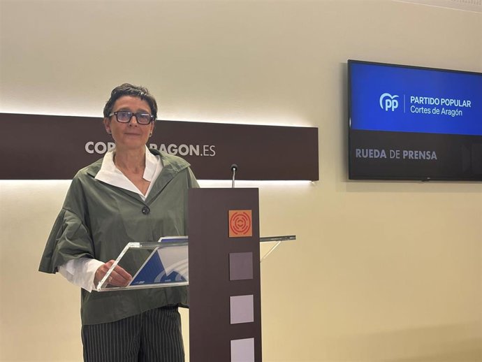 La portavoz del PP en las Cortes de Aragón, Ana Marín, en rueda de prensa.