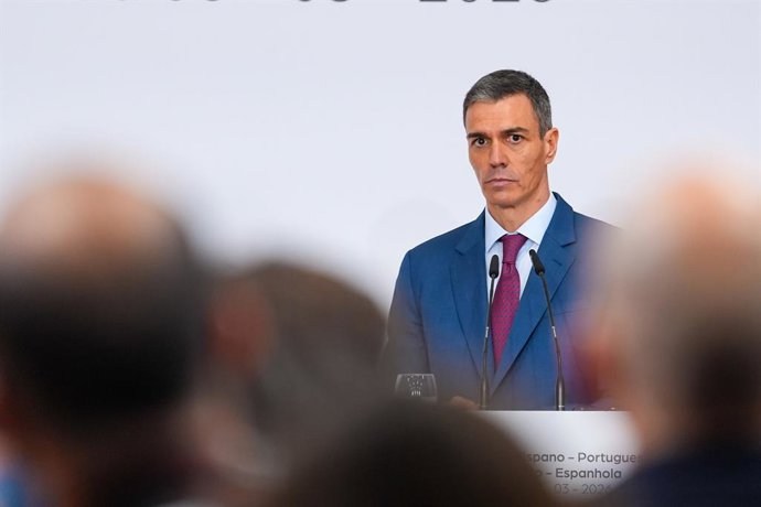 Comparecencia ante los medios del presidente del Gobierno, Pedro Sánchez, tras presidir junto a su homólogo portugués, Luis Montenegro,la ceremonia de firma de acuerdos de la XXXVI Cumbre hispano-portuguesa, en el Aula Magna de la Universidad Internaciona