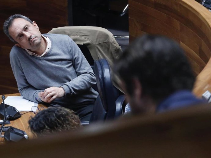 El consejero de Ordenación del Territorio, Urbanismo, Vivienda y Derechos Ciudadanos, Ovidio Zapico, durante el Pleno de la JGPA.