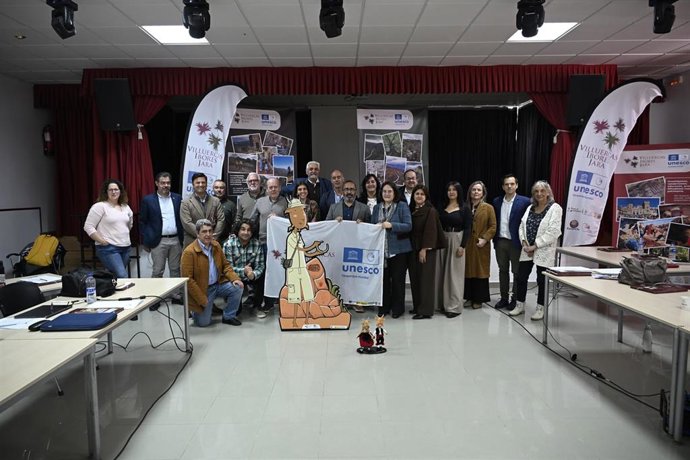 Miembros del Consejo del Geoparque Villuercas-Ibores-Jara reunido este martes