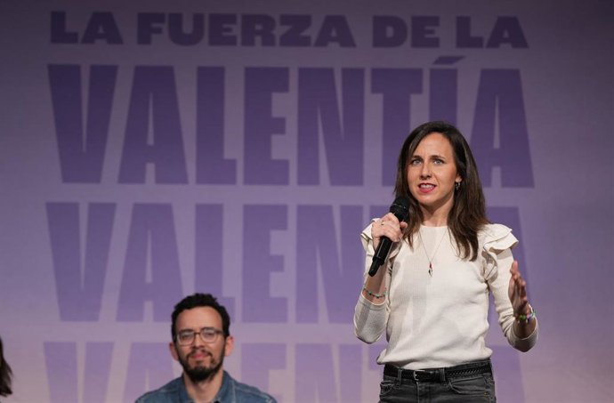La secretaria general de Podemos, Ione Belarra, interviene durante el acto de cierre de campaña electoral de Podemos en Castilla y León, a 13 de marzo de 2026, en Valladolid, Castilla y León (España). 
