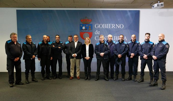 Entrega de carnés profesionales a los agentes de pesca