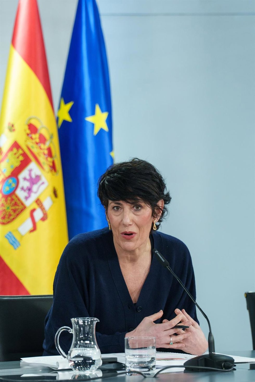 La ministra de Inclusión, Seguridad Social y Migraciones, Elma Saiz, durante la rueda de prensa posterior al Consejo de Ministros, a 17 de marzo de 2026, en Madrid (España).