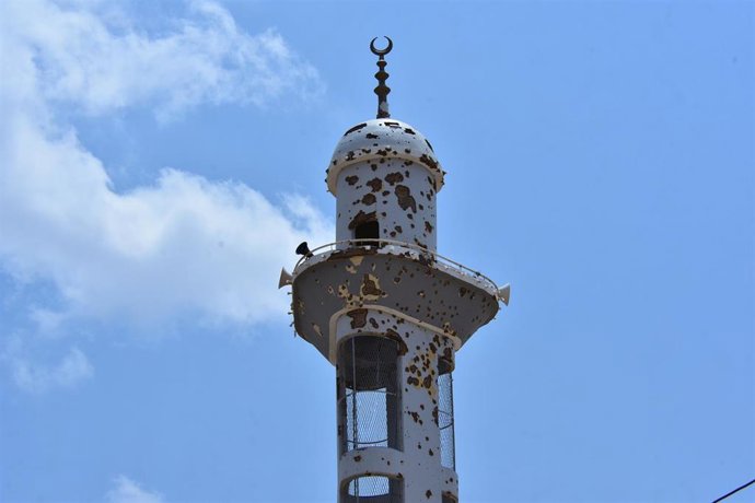 Archivo - Daños en un minarete de una mezquita en Omdurmán en medio de la guerra entre el Ejército de Sudán y las paramilitares Fuerzas de Apoyo Rápido (RSF), desatada en abril de 2023 (archivo)