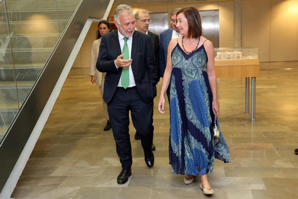 Archivo - El ministro Ángel Víctor Torres y la presidenta del Congreso, Francina Armengol, en la sede de la Delegación de Economía y Hacienda, a 25 de julio de 2024, en Palma de Mallorca, Mallorca, Baleares (España).