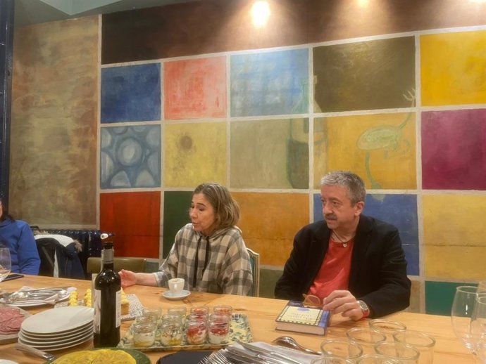 La cocinera catalana Ada Parellada y el editor Joan Rimbau.