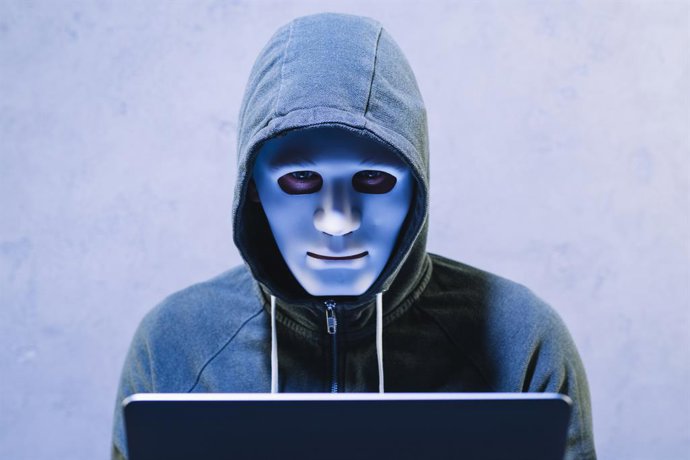 Archivo - Arquivo - Hacker com uma máscara.