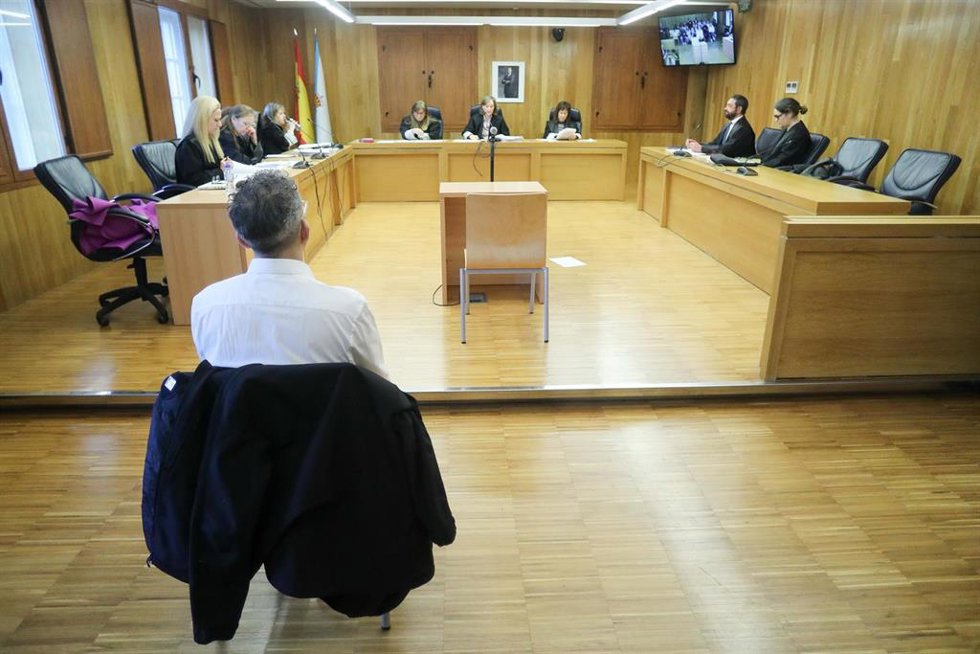 Juicio al profesor de Lugo acusado de agresión sexual.