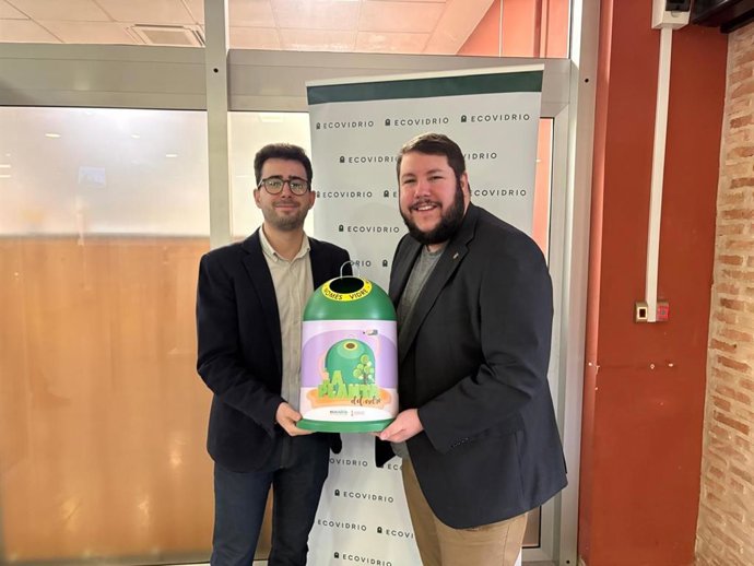 Paterna fomenta el reciclatge de vidre durant les Falles amb la campanya 'La Plantà del Vidre'