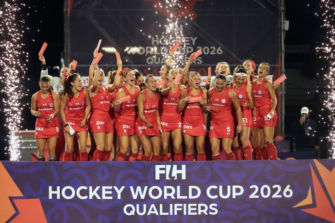 Hockey, Chile vs Australia Final del Premundial de Hockey Cesped 2026 Jugadoras de Chile celebran tras vencer a Australia en la final del Premundial de Hockey Cesped 2026 realizado en el Estadio Nacional del Hockey Cesped Claudia Schuler en Santiago,