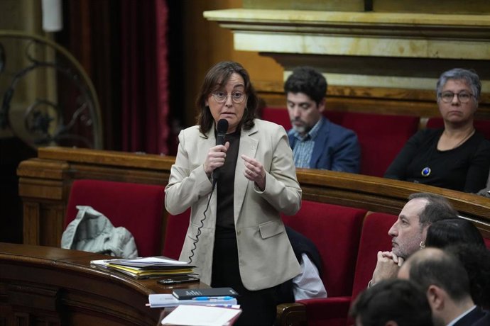 Archivo - La consellera de Territorio, Silvia Paneque, durante el pleno del Parlament de Catalunya, en una imagen de archivo