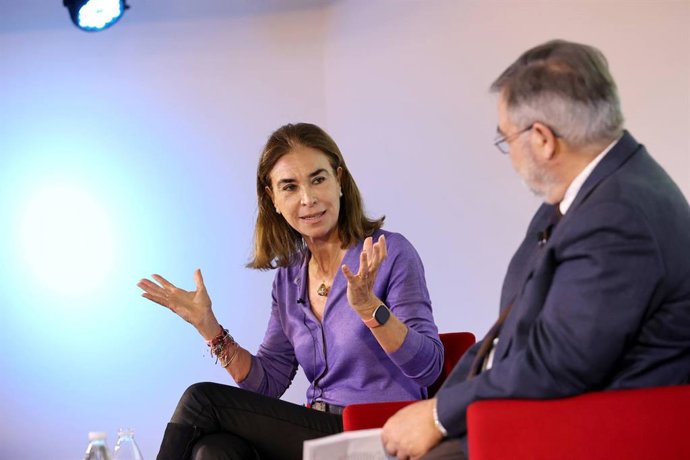 Un encuentro literario con la escritora Carmen Posadas, en foto de archivo.