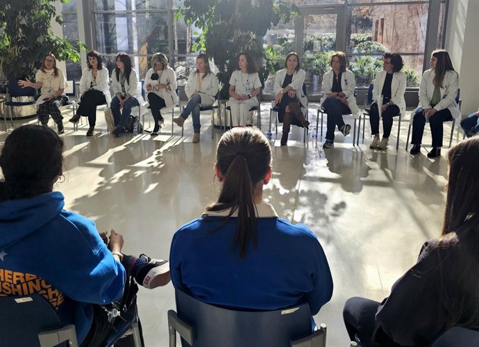 Visita de estudiantes de ESO al Río Hortega de Valladolid en el marco del programa STEM Taleng Girl.