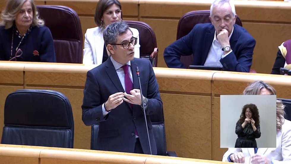 Bolaños, sobre las quejas por las ausencias de Sánchez en el Senado: "Igual es b