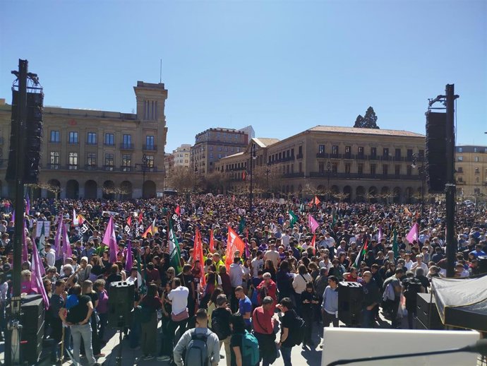 Imagen de la manifestación en Pamplona en el marco de la huelga general convocada por un salario mínimo propio