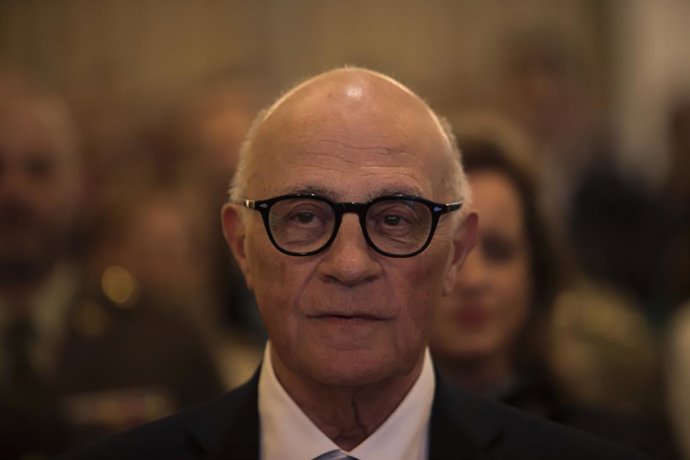 El presidente del Banco Sabadell, Josep Oliu, durante la entrega de la Medalla de Oro de la Confederación de Empresarios de Pontevedra (CEP), en el Hotel Attica21, a 26 de febrero de 2026, en Vigo, Pontevedra, Galicia (España). 