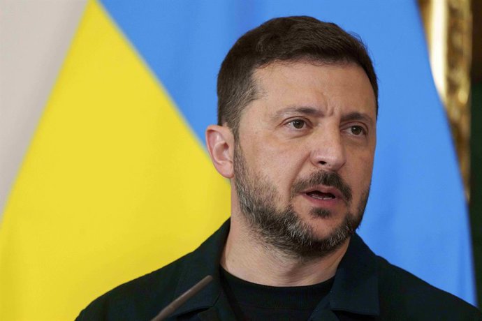 Archivo - Arquivo - 16 de junho de 2025, Viena, Áustria: VOLODYMYR ZELENSKYY, presidente da Ucrânia, é recebido pelo chanceler federal austríaco CHRISTIAN STOCKER na Chancelaria Federal da Áustria, em Viena.