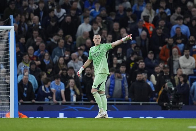 Andriy Lunin of Real Madrid CF gestures during the UEFA Champions League 2025/26 Round of 16 Second Leg match between Manchester City and Real Madrid C.F. at Etihad Stadium on March 17, 2026, in Manchester, England.