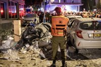 Un ataque con misil iraní deja dos muertos en la periferia de Tel Aviv
