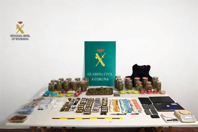 Desarticulado un punto de venta de sustancias estupefacientes.