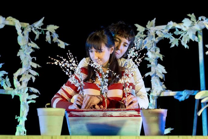 El Auditorio Ciudad de León acoge este domingo 'El jardín de Olivia', espectáculo teatral que habla de una manera poética sobre las ausencias.