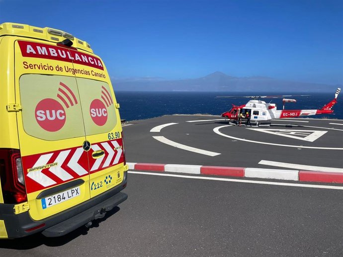 Archivo - Helicóptero del GES preparado para un rescate