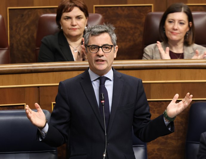 El ministro de la Presidencia, Justicia y Relaciones con las Cortes, Félix Bolaños, interviene durante una sesión de control al Gobierno, en el Congreso de los Diputados, a 18 de marzo de 2026, en Madrid (España).