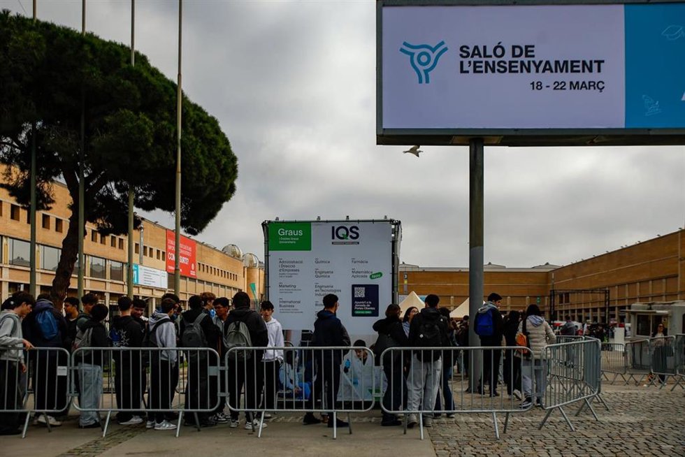 Entrada del Saló de l'Ensenyament