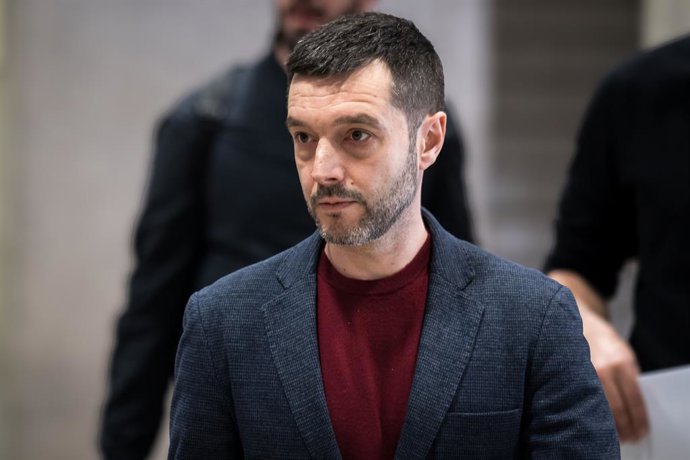 El  ministro de Derechos Sociales,  Pablo Bustinduy, a su llegada al acto ‘Hacia un estado social feminista. Infancia y desigualdad’, en el Ministerio de Derechos Sociales, Consumo y Agenda 2030, a 4 de marzo de 2026, en Madrid (España).