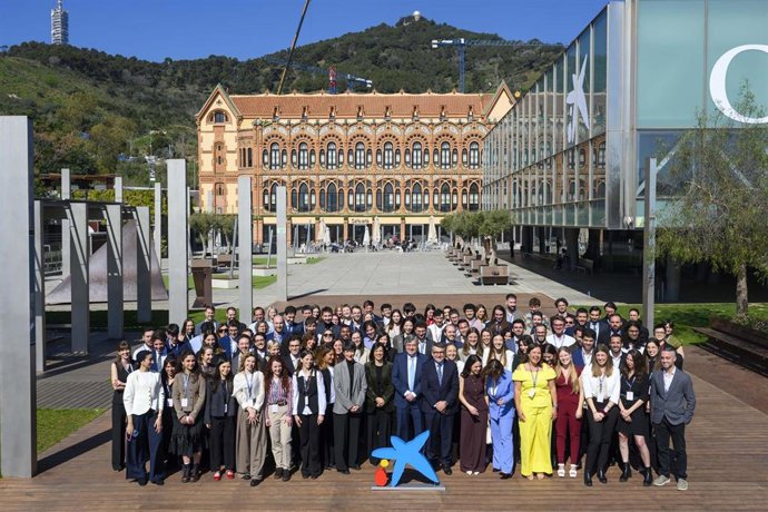 La Fundación 'la Caixa' otorga 100 becas para atraer y retener el talento de jóvenes investigadores