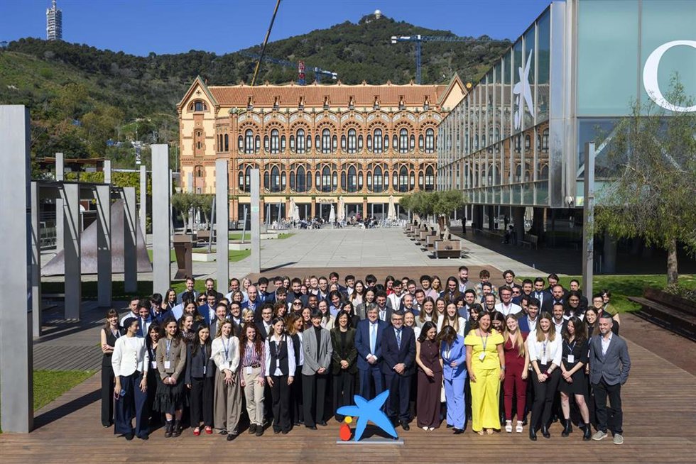 La Fundación 'la Caixa' otorga 100 becas para atraer y retener el talento de jóvenes investigadores