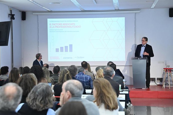 Momento de la presentación del documento