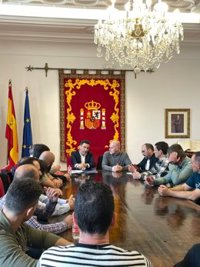 Casares muestra el apoyo "total" del Gobierno a los trabajadores de Solvay y exige a la empresa un plan a futuro