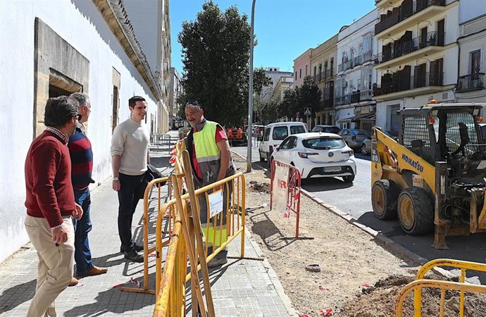 Jaime Espinar en las obras de la calle Porvenir.
