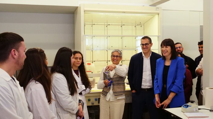 La portavoz nacional del BNG, Ana Pontón, visita el CINBIO en la UVigo.