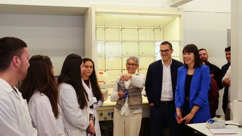 La portavoz nacional del BNG, Ana Pontón, visita el CINBIO en la UVigo.